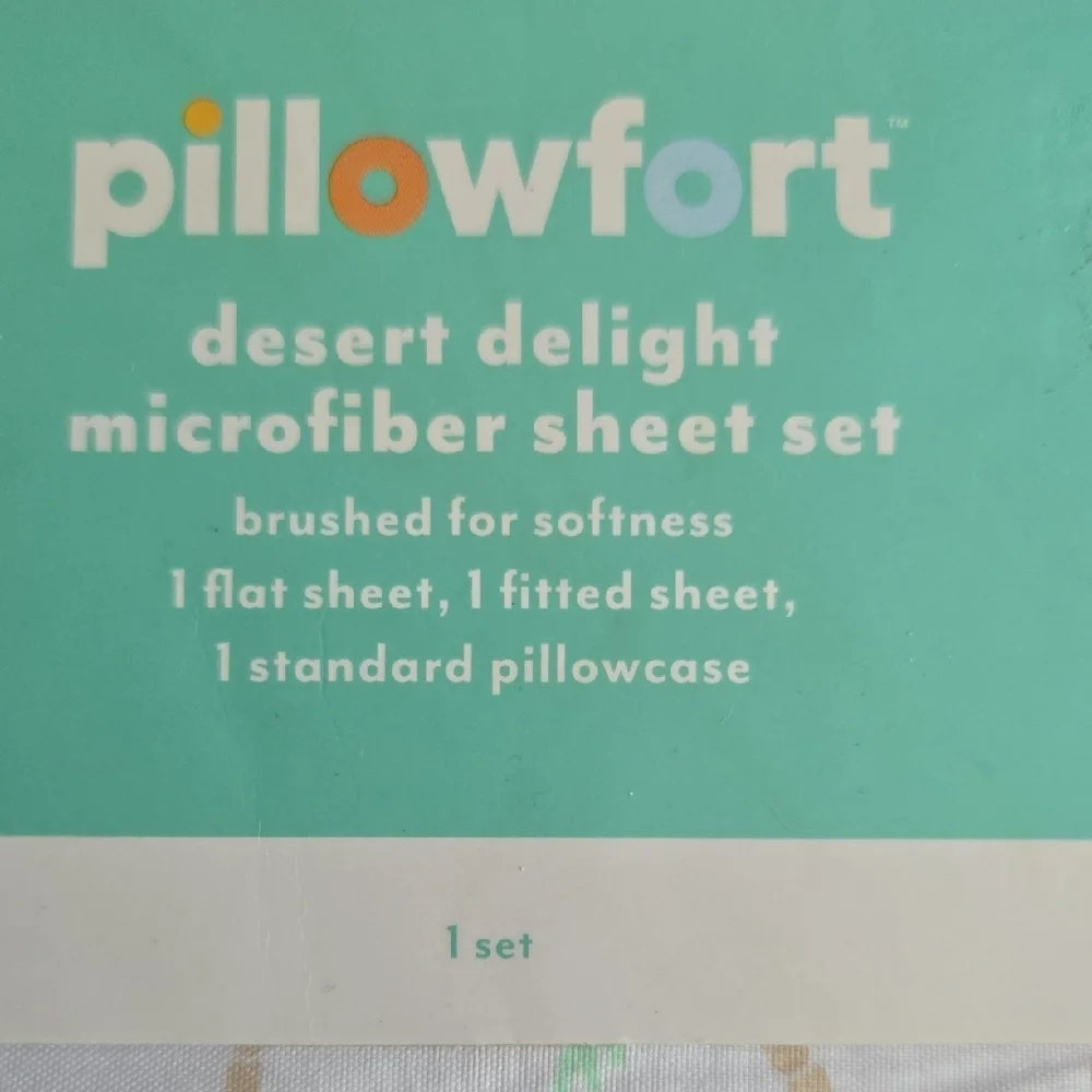 Pillowfort Whimsical Adventure Sheet Set White and Red - Picture 2 of 3